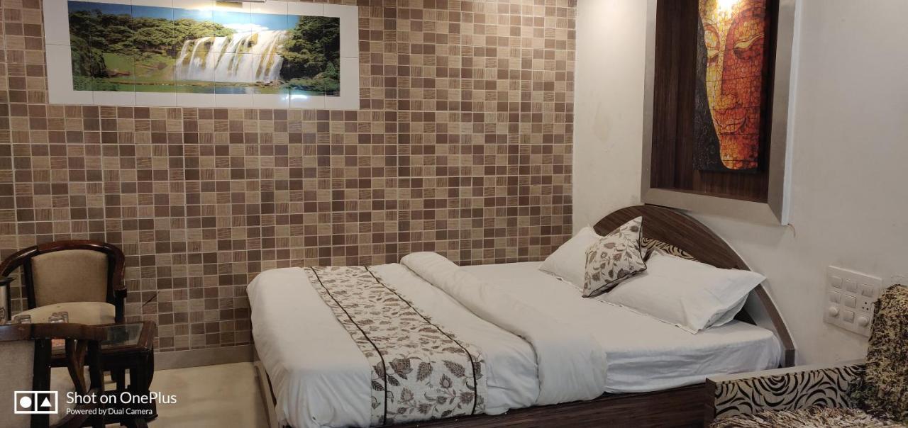 The Peach Tree Rooms مونت ابو المظهر الخارجي الصورة