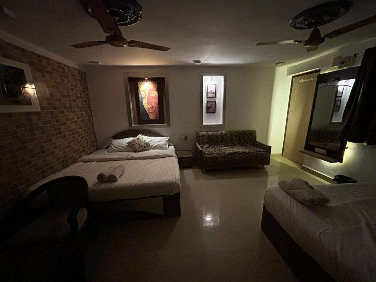 The Peach Tree Rooms مونت ابو المظهر الخارجي الصورة